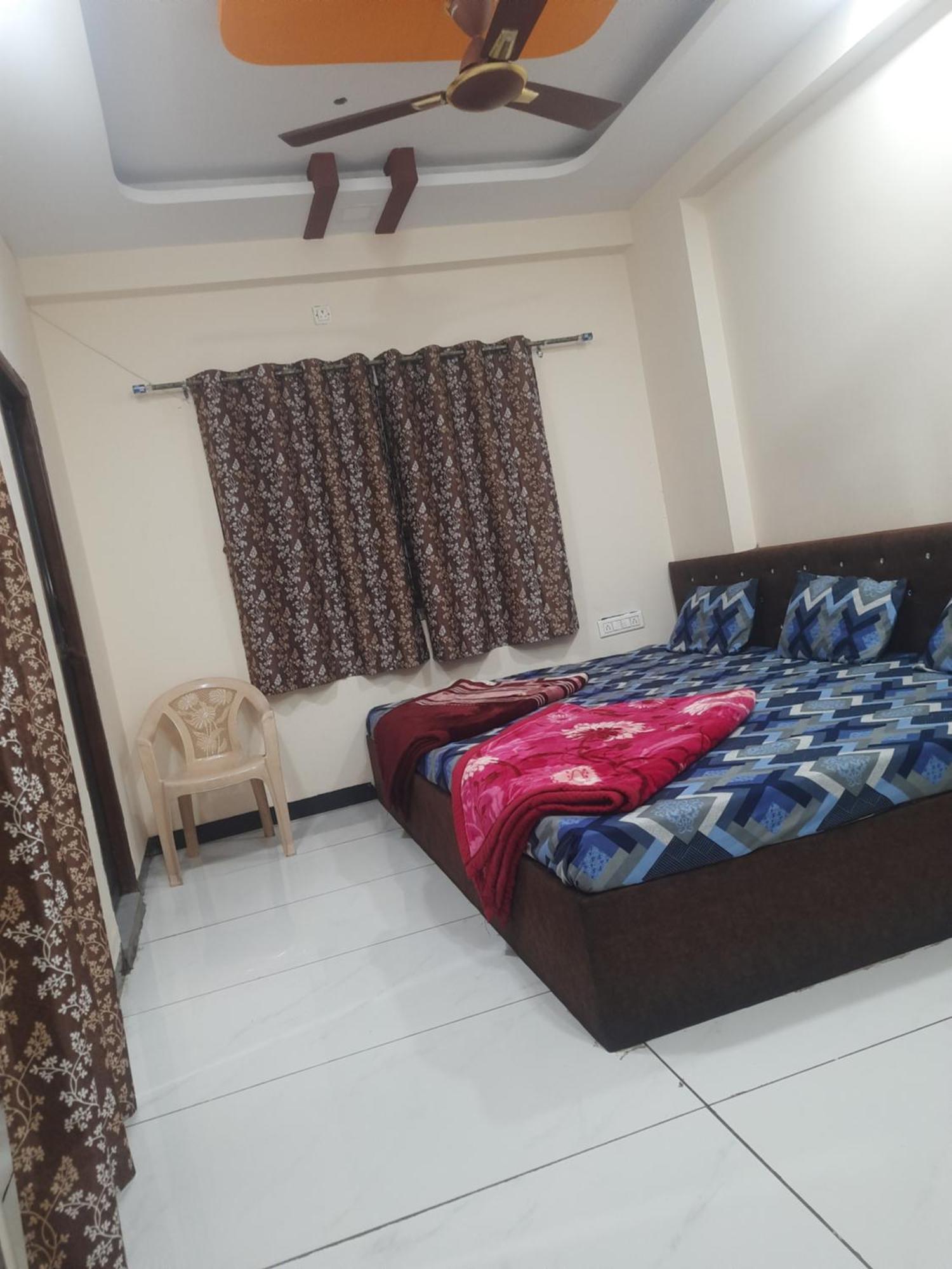 Hanumant Kripa Geust House Only For Family อุจเจน ภายนอก รูปภาพ